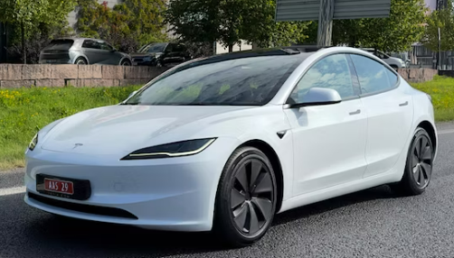 Tesla Model 3 4.5 (2)